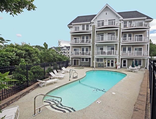 614 Pond Street 2306, Braintree, MA 02184