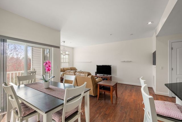 614 Pond Street 2306, Braintree, MA 02184