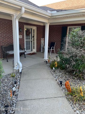 828 Garden Pointe Dr, Simpsonville, KY 40067