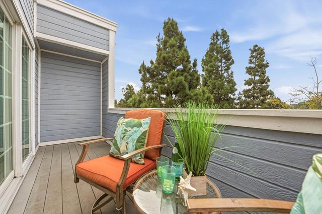 2807 Valley Vista Way, Oceanside, CA 92054