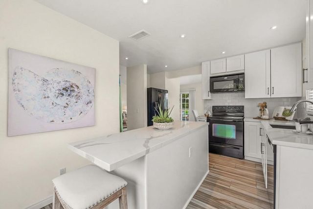 2807 Valley Vista Way, Oceanside, CA 92054