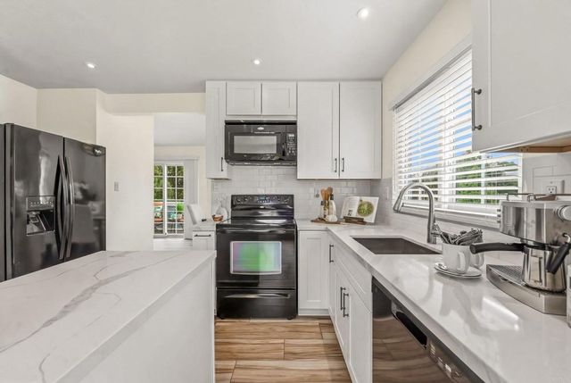 2807 Valley Vista Way, Oceanside, CA 92054