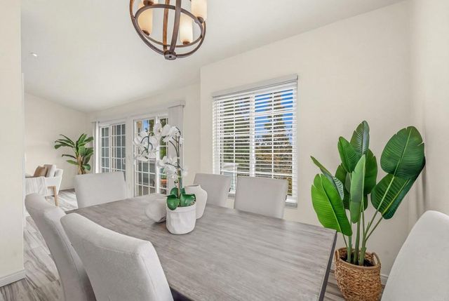 2807 Valley Vista Way, Oceanside, CA 92054