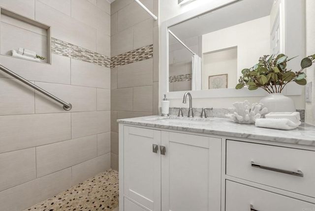 2807 Valley Vista Way, Oceanside, CA 92054
