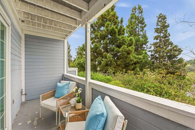 2807 Valley Vista Way, Oceanside, CA 92054