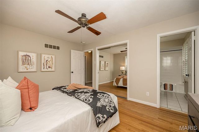 27 Millbrook Lane, St Louis, MO 63122