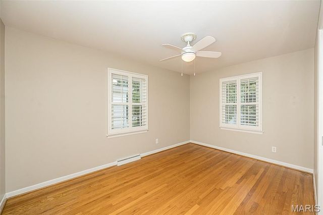 27 Millbrook Lane, St Louis, MO 63122