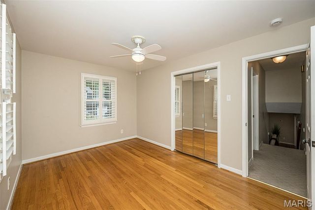 27 Millbrook Lane, St Louis, MO 63122