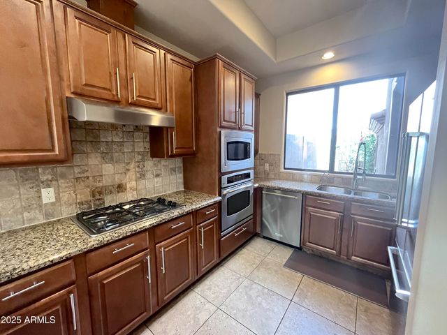 7200 E RIDGEVIEW Place 10, Carefree, AZ 85377