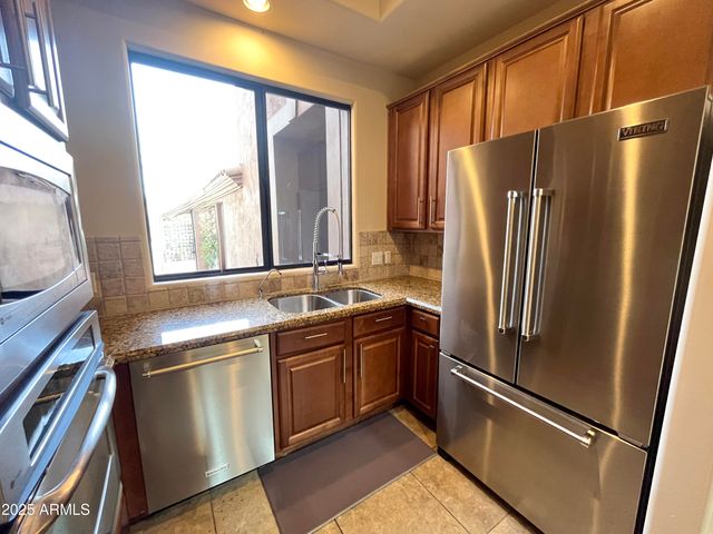 7200 E RIDGEVIEW Place 10, Carefree, AZ 85377