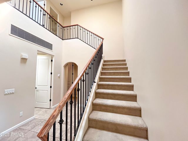 7200 E RIDGEVIEW Place 10, Carefree, AZ 85377