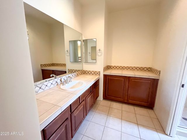 7200 E RIDGEVIEW Place 10, Carefree, AZ 85377