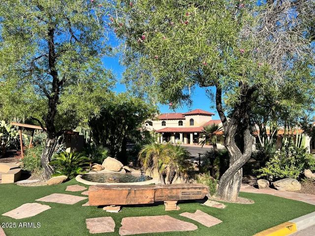 7200 E RIDGEVIEW Place 10, Carefree, AZ 85377