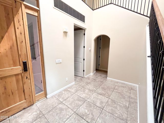 7200 E RIDGEVIEW Place 10, Carefree, AZ 85377