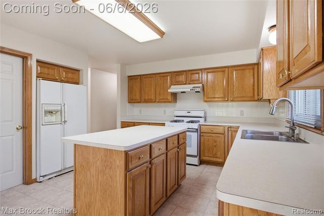 46547 Glen Eagle Drive, Utica, MI 48315
