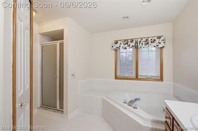 46547 Glen Eagle Drive, Utica, MI 48315