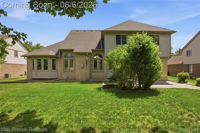 46547 Glen Eagle Drive, Utica, MI 48315