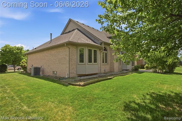 46547 Glen Eagle Drive, Utica, MI 48315