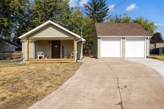 90 29th Avenue SW, Cedar Rapids, IA 52404