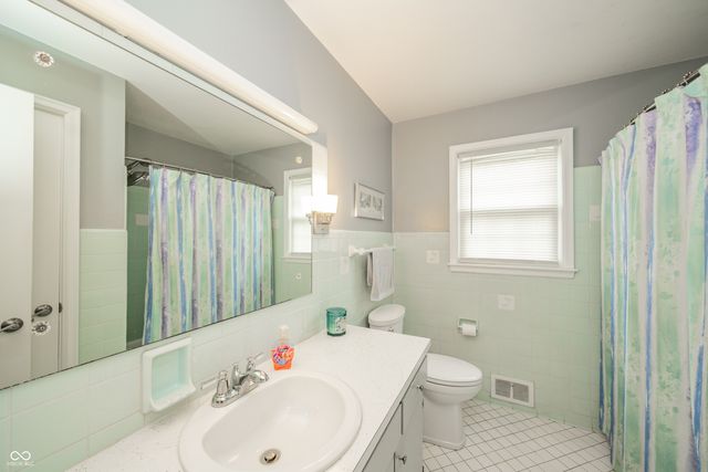 1518 S Winding Way, Anderson, IN 46011