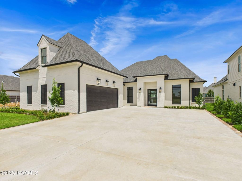 223 Gunter Grass Court, Lafayette, LA 70508