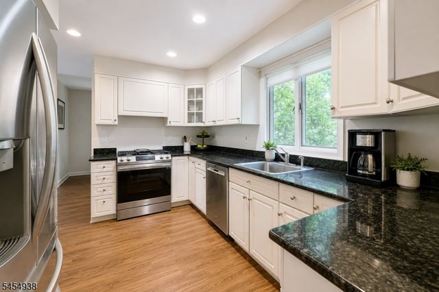 103 W Lake Shore Dr, Rockaway Twp., NJ 07866