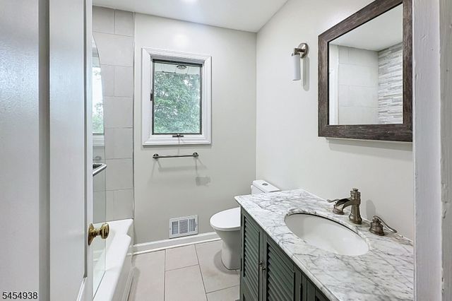 103 W Lake Shore Dr, Rockaway Twp., NJ 07866