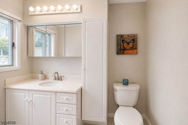 103 W Lake Shore Dr, Rockaway Twp., NJ 07866