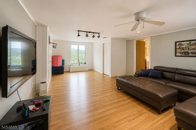 103 W Lake Shore Dr, Rockaway Twp., NJ 07866
