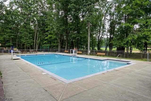 103 W Lake Shore Dr, Rockaway Twp., NJ 07866