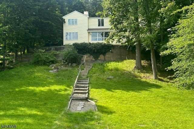 103 W Lake Shore Dr, Rockaway Twp., NJ 07866