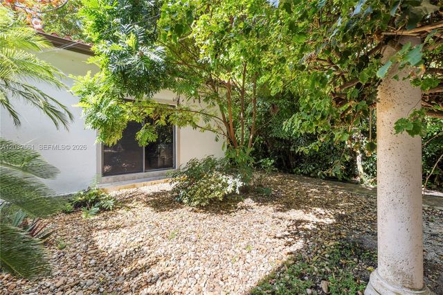 6550 SW 75th Ter, South Miami, FL 33143