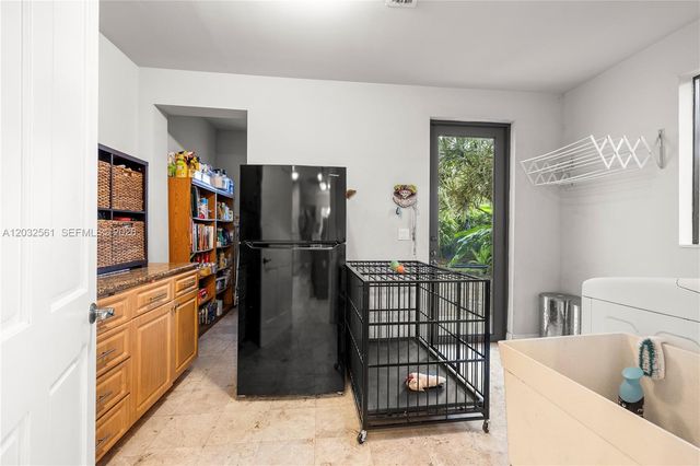 6550 SW 75th Ter, South Miami, FL 33143