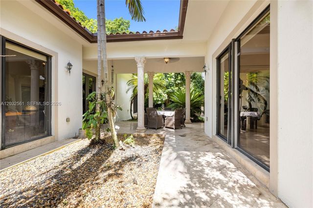 6550 SW 75th Ter, South Miami, FL 33143