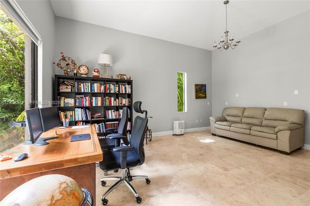 6550 SW 75th Ter, South Miami, FL 33143