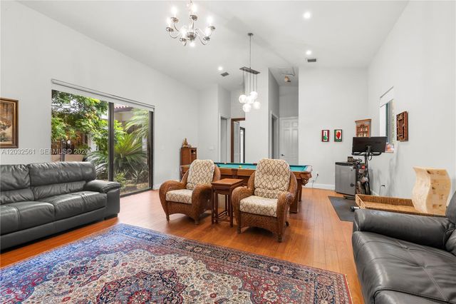 6550 SW 75th Ter, South Miami, FL 33143