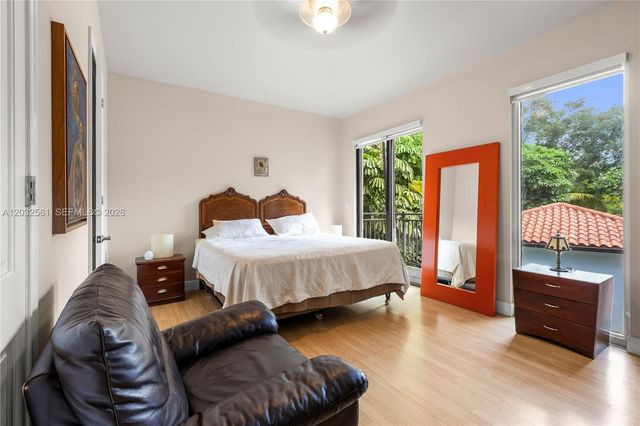 6550 SW 75th Ter, South Miami, FL 33143