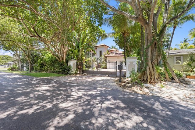 6550 SW 75th Ter, South Miami, FL 33143