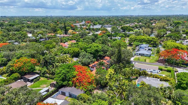 6550 SW 75th Ter, South Miami, FL 33143