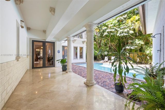 6550 SW 75th Ter, South Miami, FL 33143