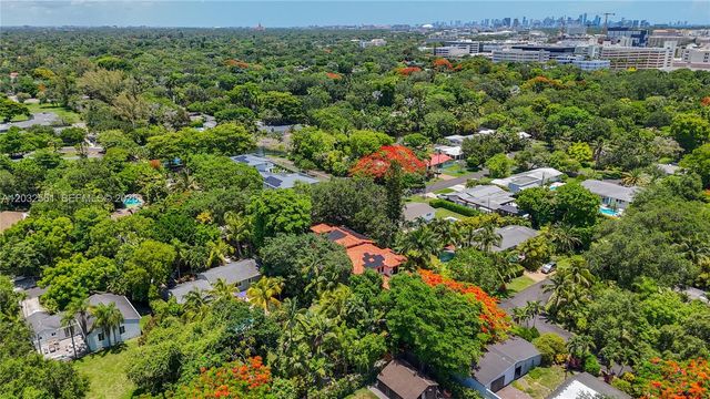6550 SW 75th Ter, South Miami, FL 33143