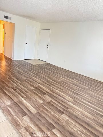 420 E Blueridge Avenue, Orange, CA 92865