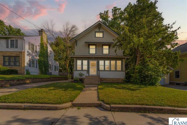 117 Shaubut Street, Mankato, MN 56001