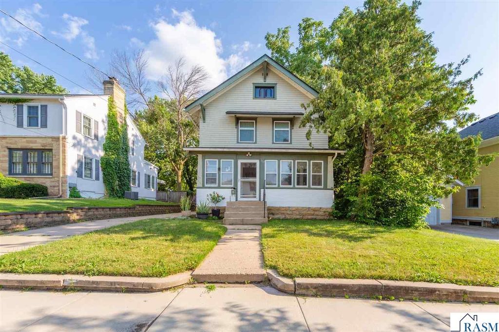 117 Shaubut Street, Mankato, MN 56001