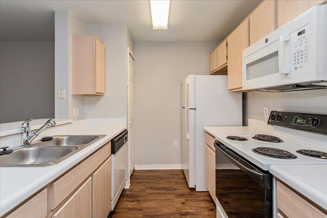 5455 VINELAND ROAD 3214, Orlando, FL 32811