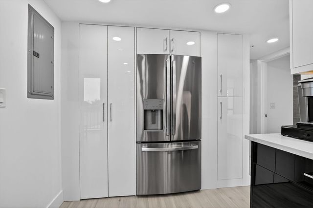 7802 Lakeside Boulevard 734, Boca Raton, FL 33434