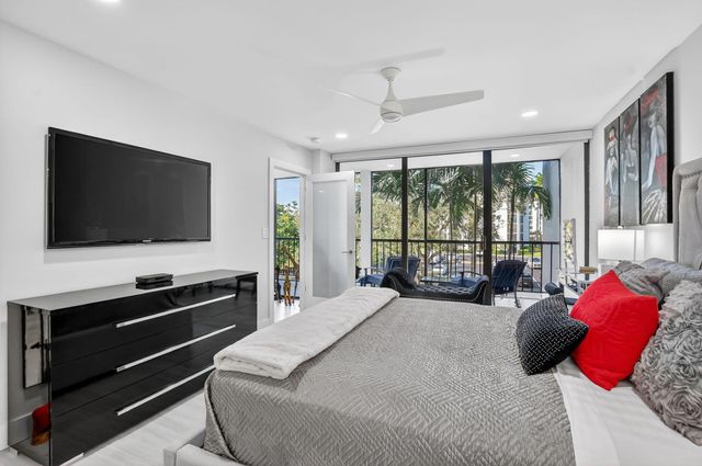 7802 Lakeside Boulevard 734, Boca Raton, FL 33434