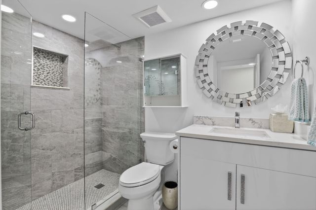 7802 Lakeside Boulevard 734, Boca Raton, FL 33434