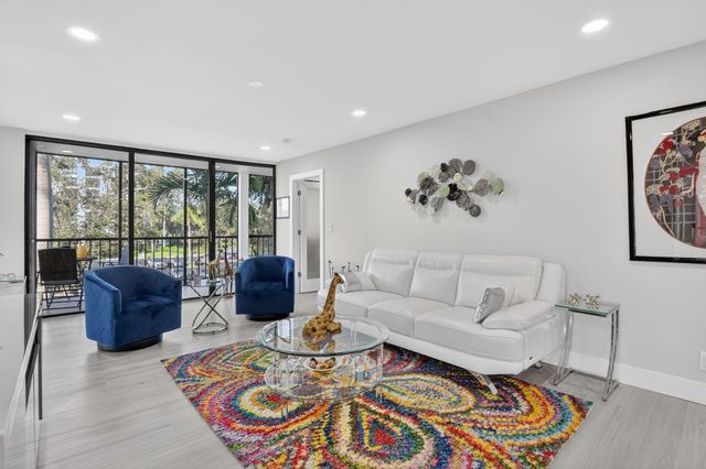 7802 Lakeside Boulevard 734, Boca Raton, FL 33434