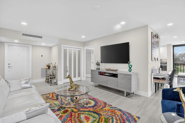 7802 Lakeside Boulevard 734, Boca Raton, FL 33434